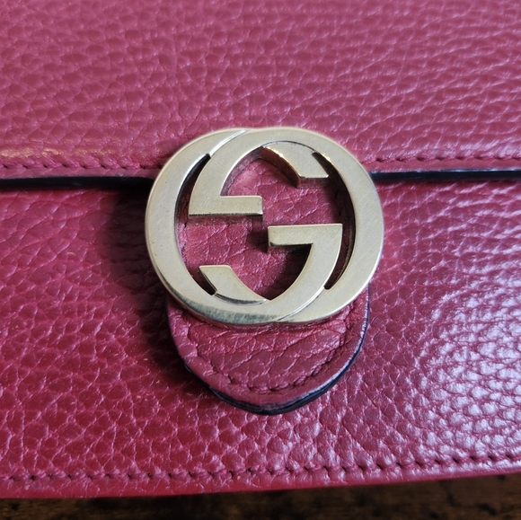 Gucci Interlocking G Chain Wallet Red Leather - Picture 2 of 16